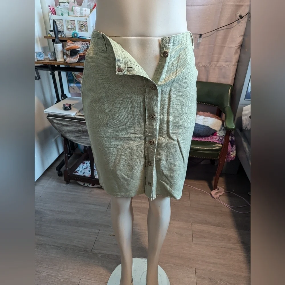 Lizsport‎ Olive green linen skirt size small (Liz Sport).